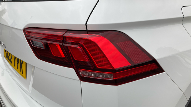 Volkswagen Tiguan 2.0 TDI R-Line 5dr DSG Diesel Estate